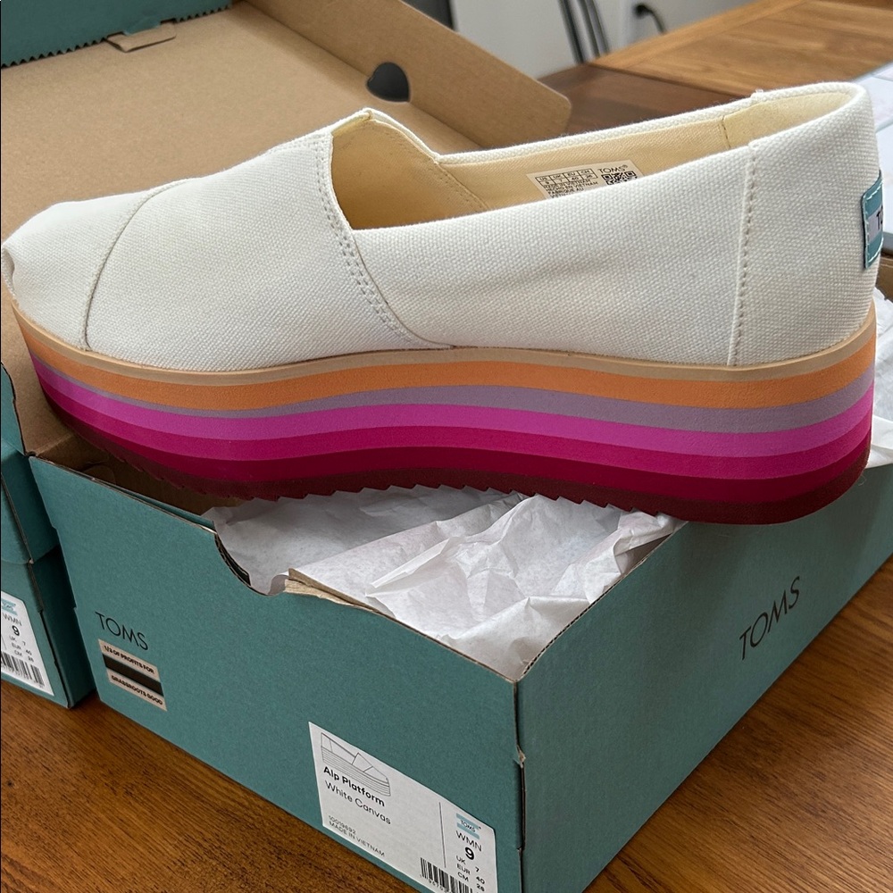 TOMS Women's Cream Canvas Platforms with Multicolor Sole